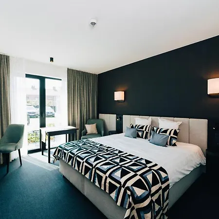 Hotel Factory 3*